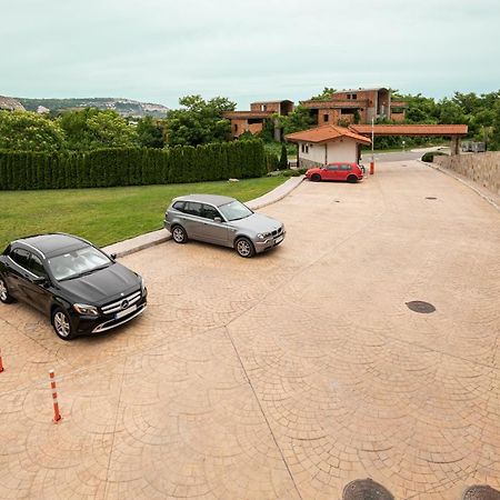 Апартамент За Гости Влади В Комплекс Garden Palace Baltjik Exteriör bild