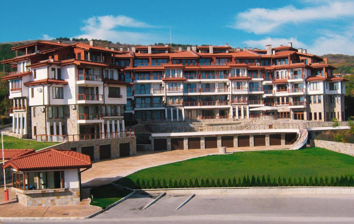 Апартамент За Гости Влади В Комплекс Garden Palace Baltjik Exteriör bild